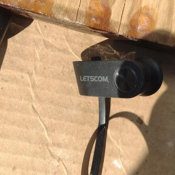 Letscom Earbuds Headphones - Picture 2 of 3